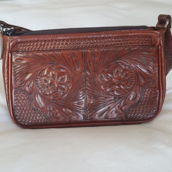 Hand tooled leather purse - Picture 2 of 8